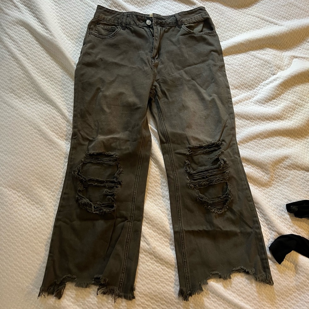 Distressed Gray Wide-Leg Jeans